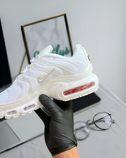 NIKE AIR MAX PLUS “WHITE