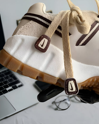 JACQUEMUS X WMNS AIR HUMARA LX ‘SAIL