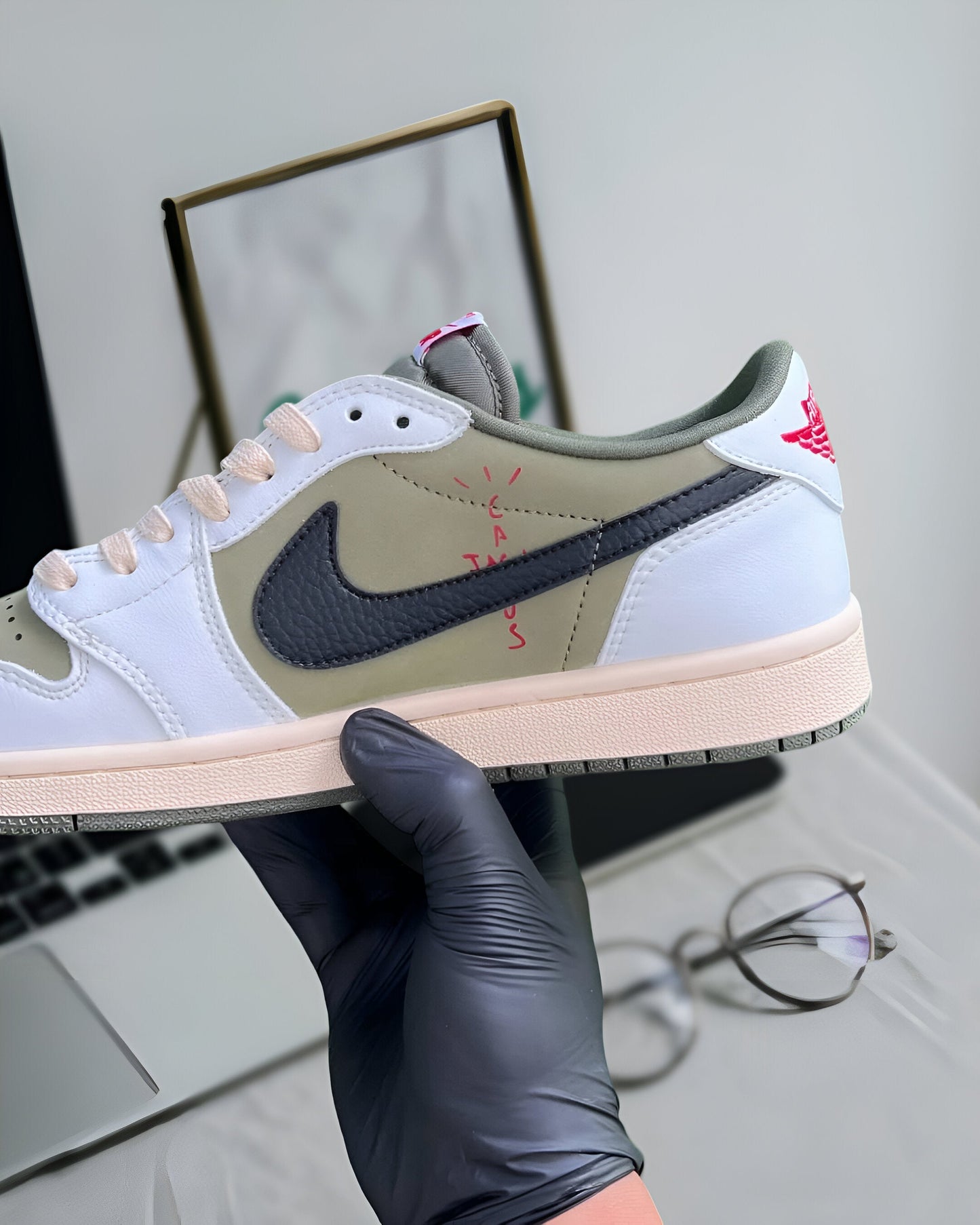 TRAVIS SCOTT X JORDAN 1 LOW MEDIUM OLIVE