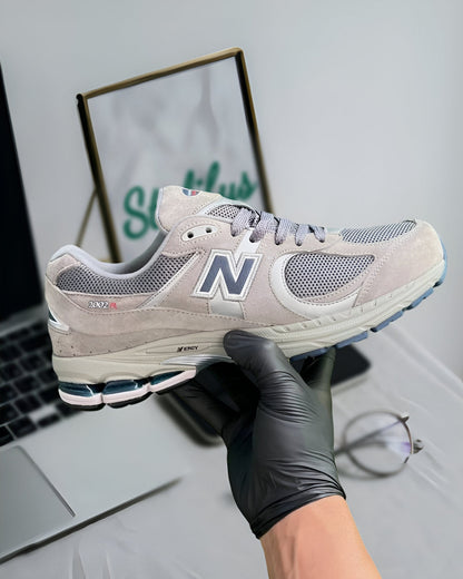 NEW BALANCE 2002R LIGHT GREY