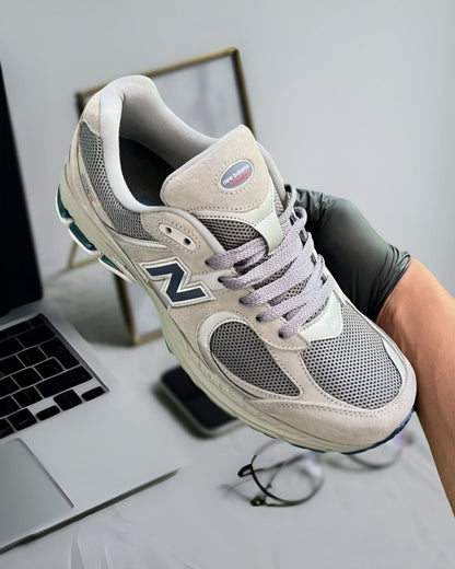 NEW BALANCE 2002R LIGHT GREY