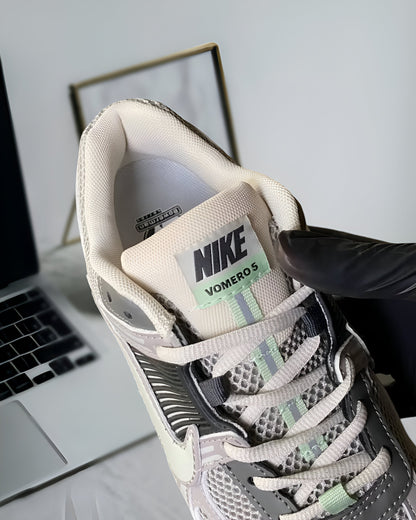 NIKE ZOOM VOMERO 5 COBBLESTONE FLAT PEWTER