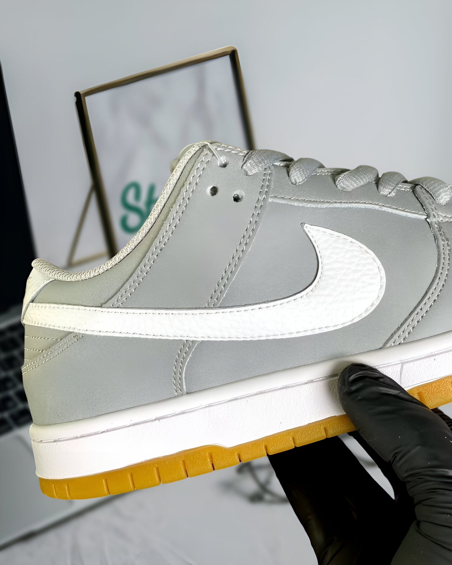 NIKE SB DUNK LOW PRO ISO ORANGE LABEL WOLF GREY GUM