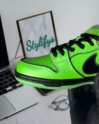 NIKE SB DUNK LOW THE POWERPUFF GIRLS BUTTERCUP