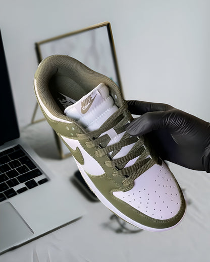 NIKE DUNK LOW PREMIUM "MEDIUM OLIVE"