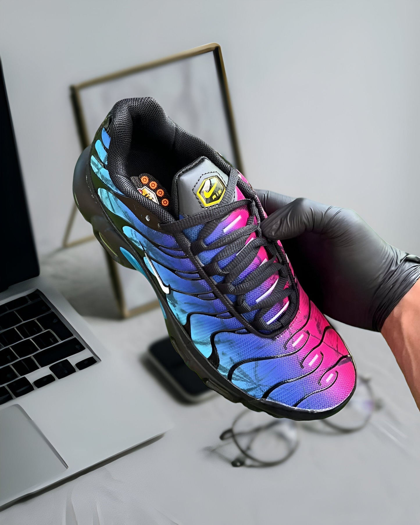 NIKE AIR MAX PLUS “25TH ANNIVERSARY