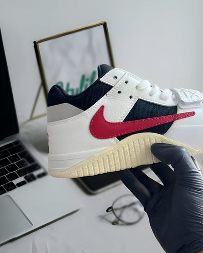 JORDAN JUMPMAN JACK TR
TRAVIS SCOTT UNIVERSITY RED