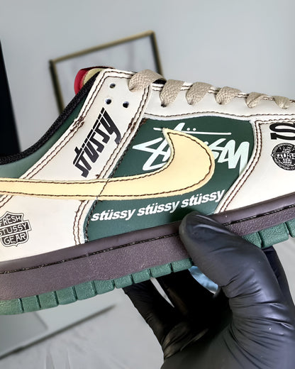 NIKE SB DUNK LOW X STUSSY BMW M3