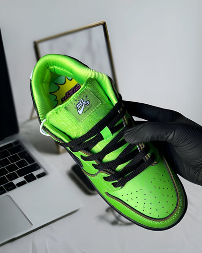 NIKE SB DUNK LOW THE POWERPUFF GIRLS BUTTERCUP