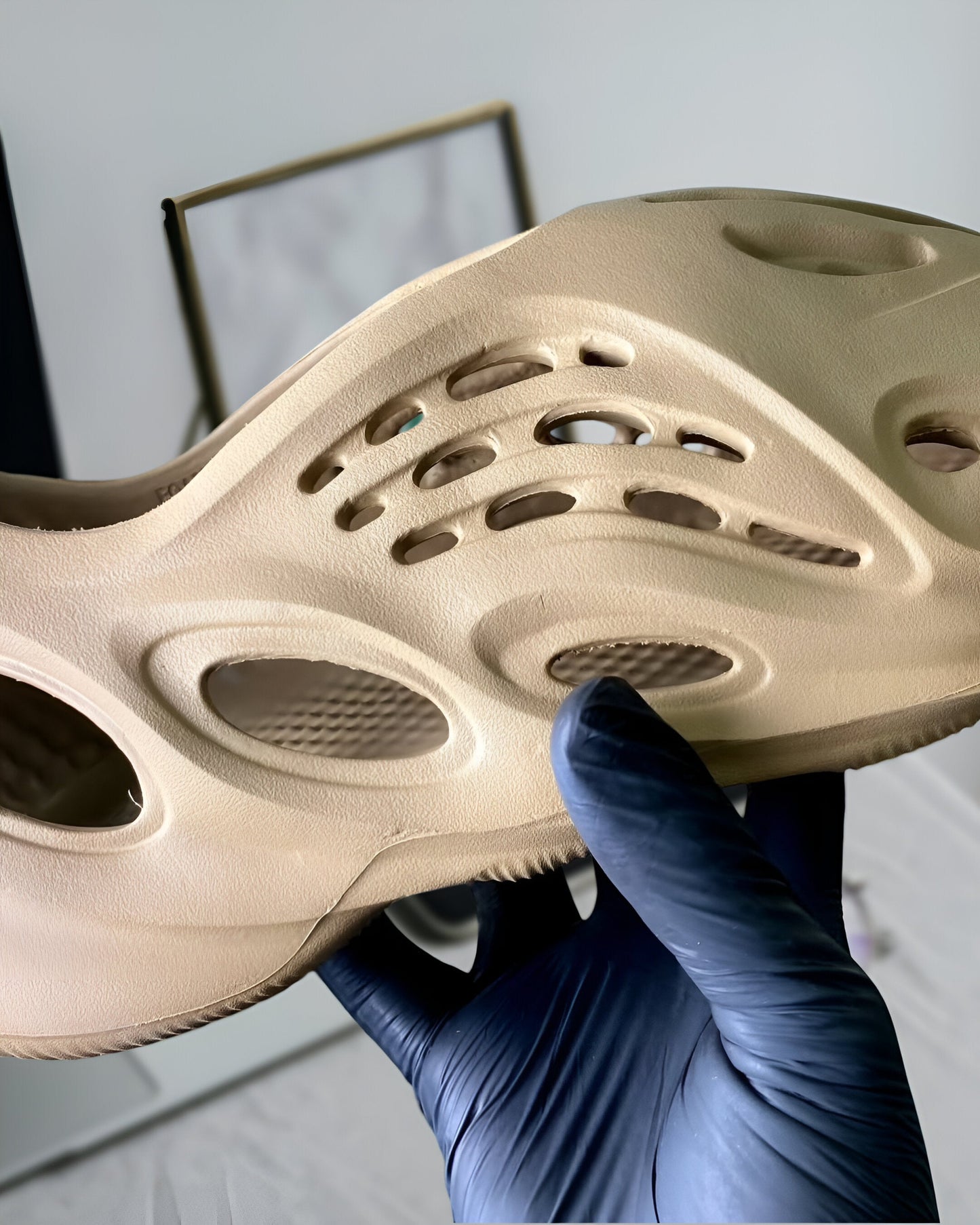 ADIDAS YEEZY FOAM RNNR
SULFUR