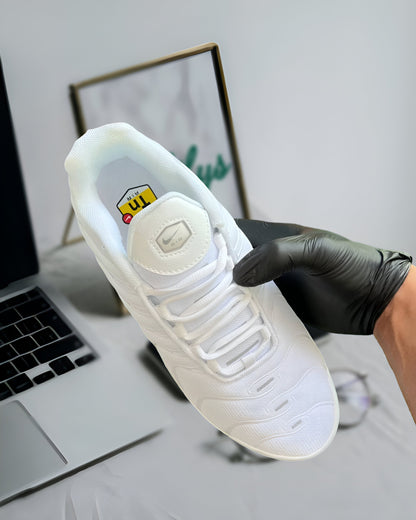 NIKE AIR MAX PLUS “WHITE