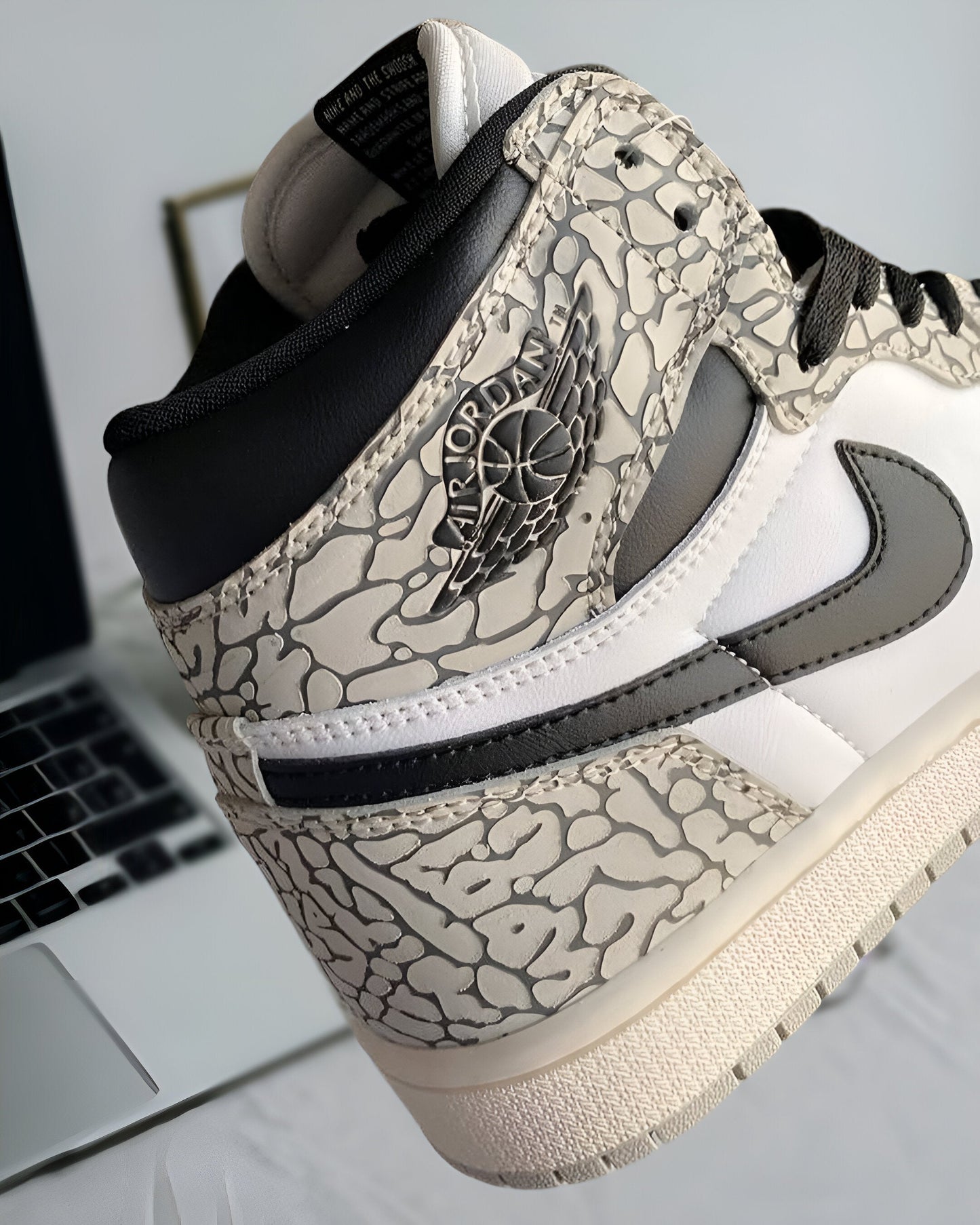 JORDAN 1 RETRO HIGH OG WHITE CEMENT