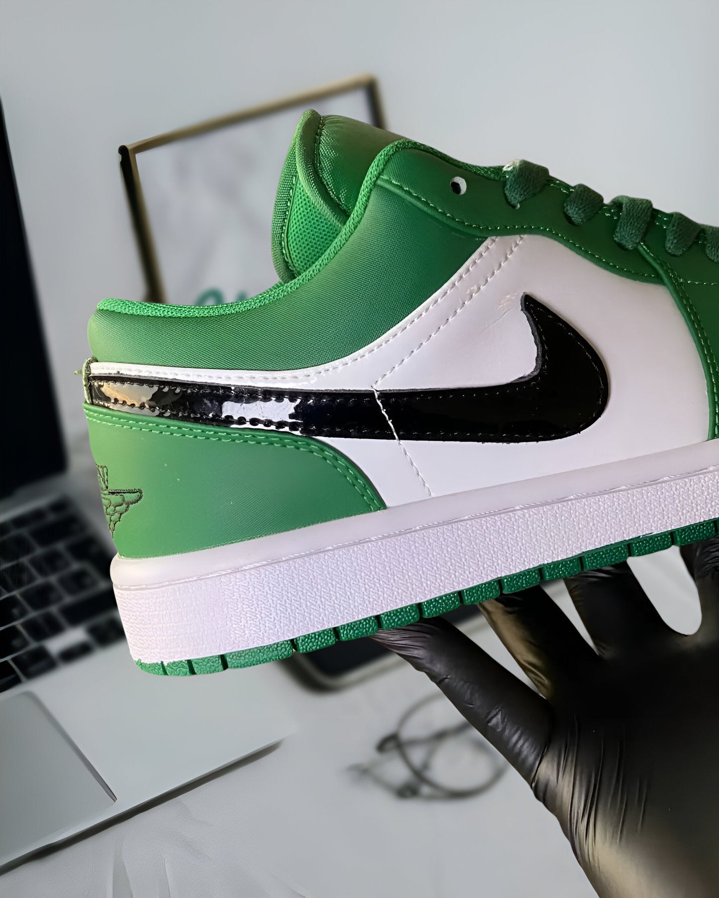 JORDAN 1 LOW PINE GREEN